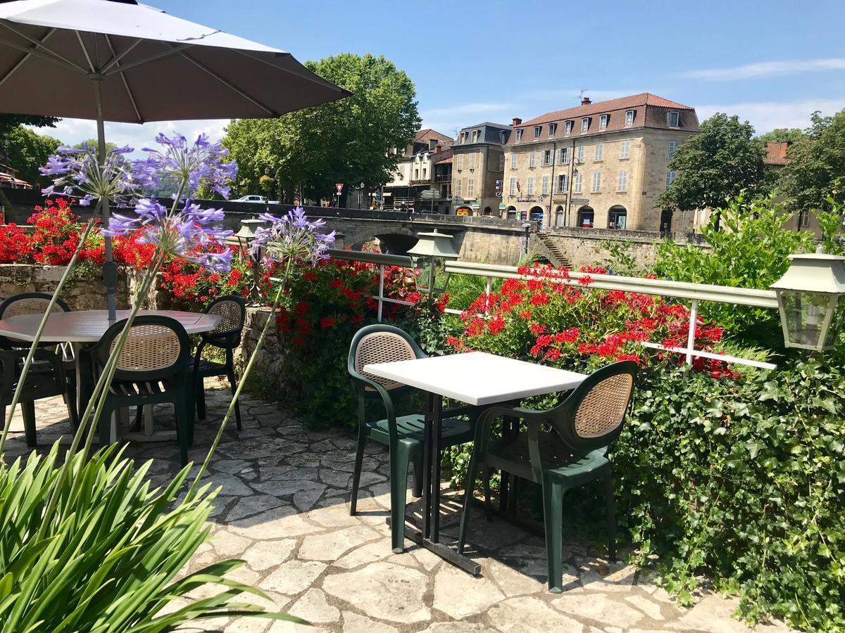 Hotel Des Bains Figeac Exterior photo